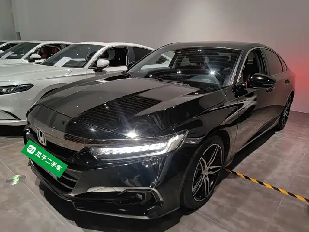 Honda Accord — фото 1