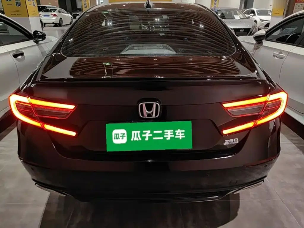 Honda Accord — фото 8