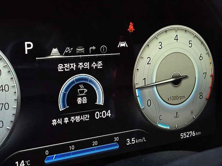 Hyundai AVANTE — фото 2