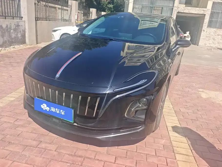 Hongqi E-QM5 — фото 1