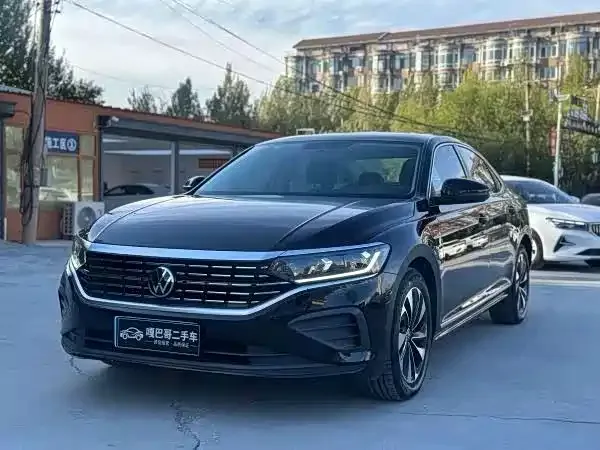 Volkswagen Passat — фото 1
