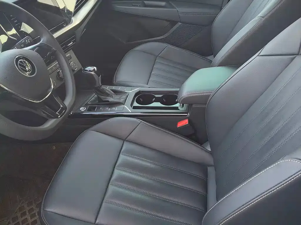 Volkswagen Passat — фото 8