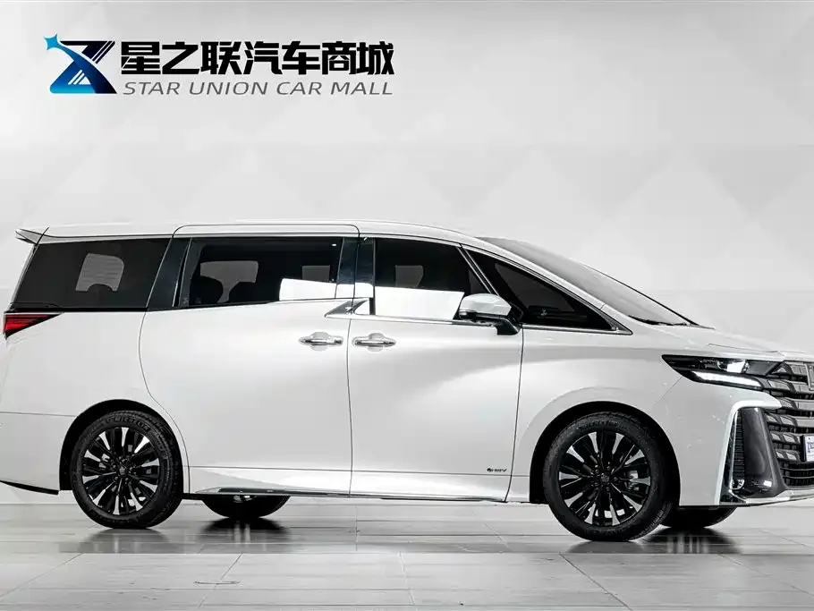 Toyota Vellfire — фото 3