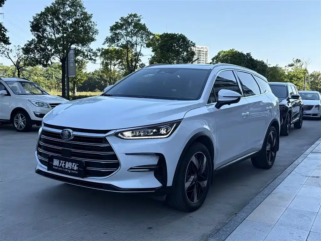 BYD Tang New Energy — фото 1