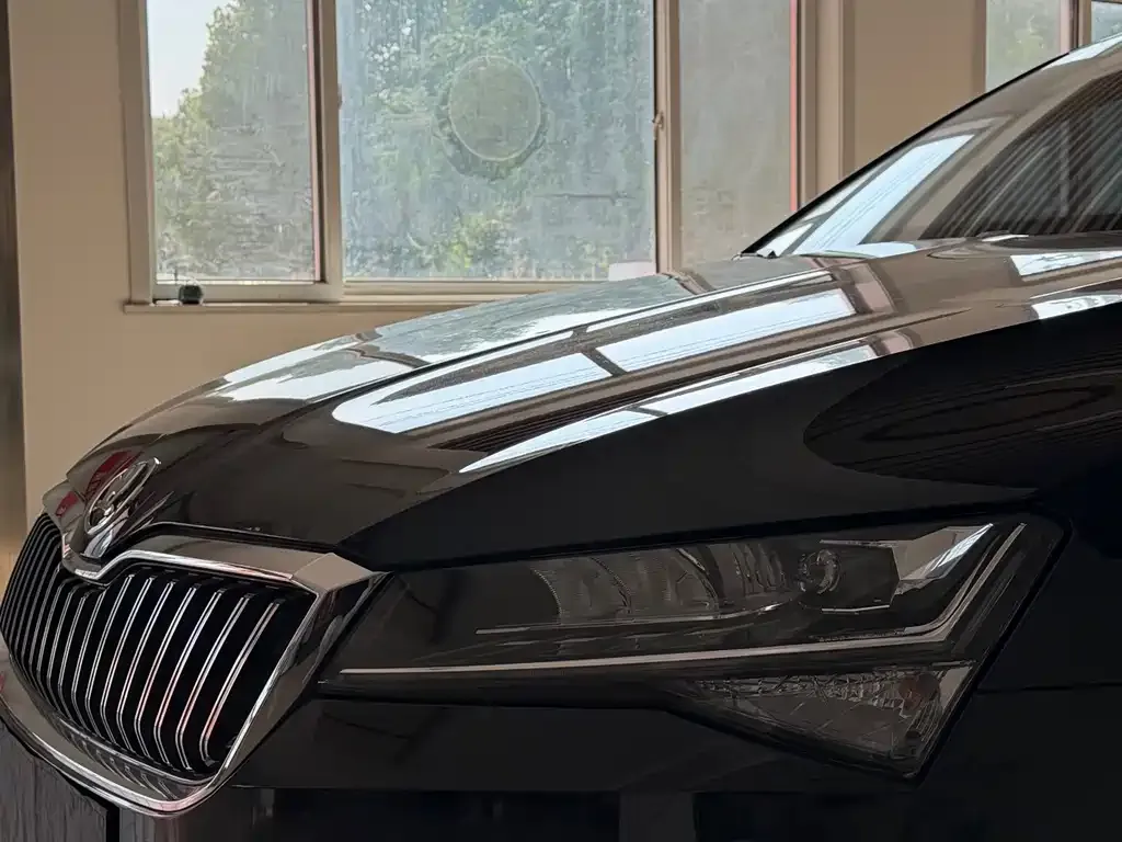 Skoda Superb — фото 3