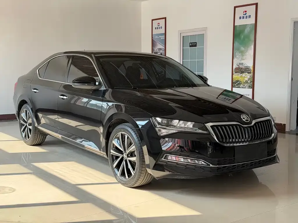 Skoda Superb — фото 7