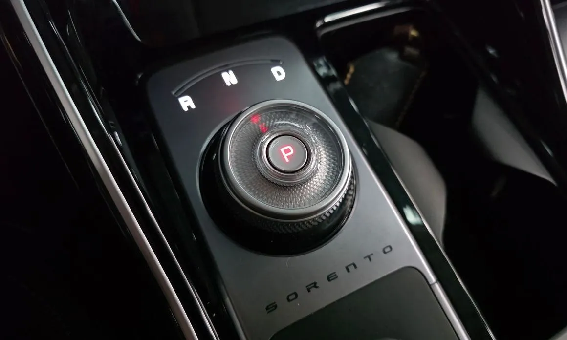 Kia Sorento — фото 8