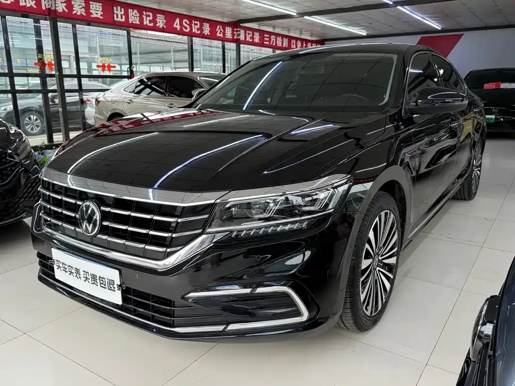Volkswagen Passat — фото 1