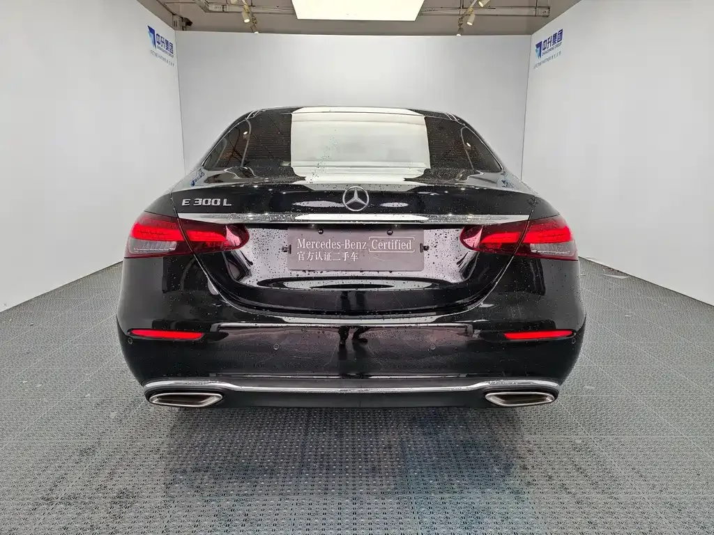 Mercedes-Benz E-Class — фото 10