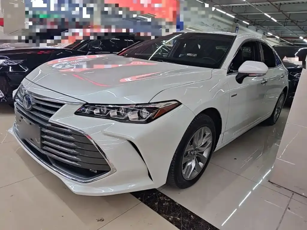 Toyota Avalon — фото 1