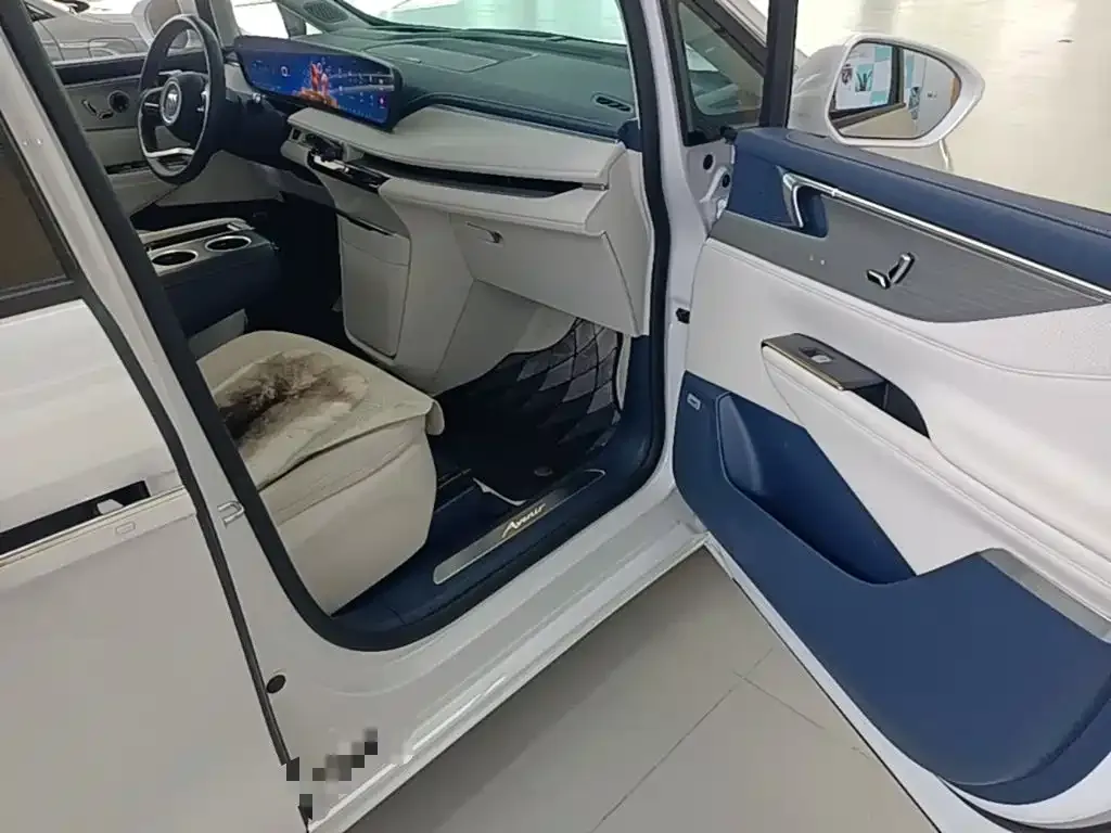 Buick GL8 Hybrid — фото 7