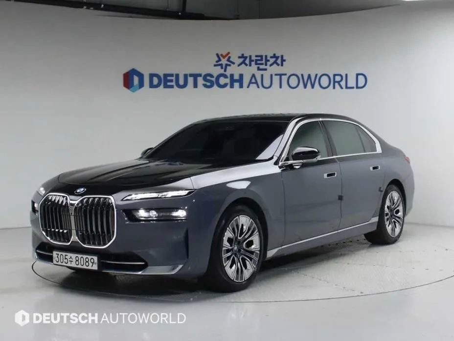 BMW 7-Series — фото 1