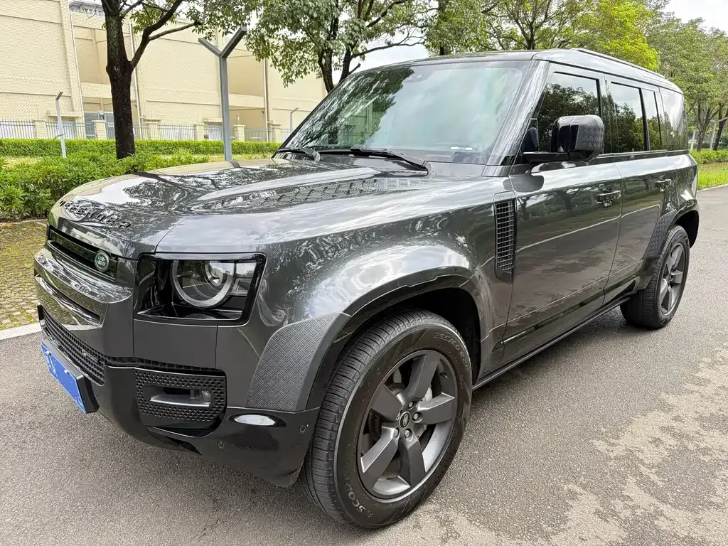 Land Rover Defender — фото 1
