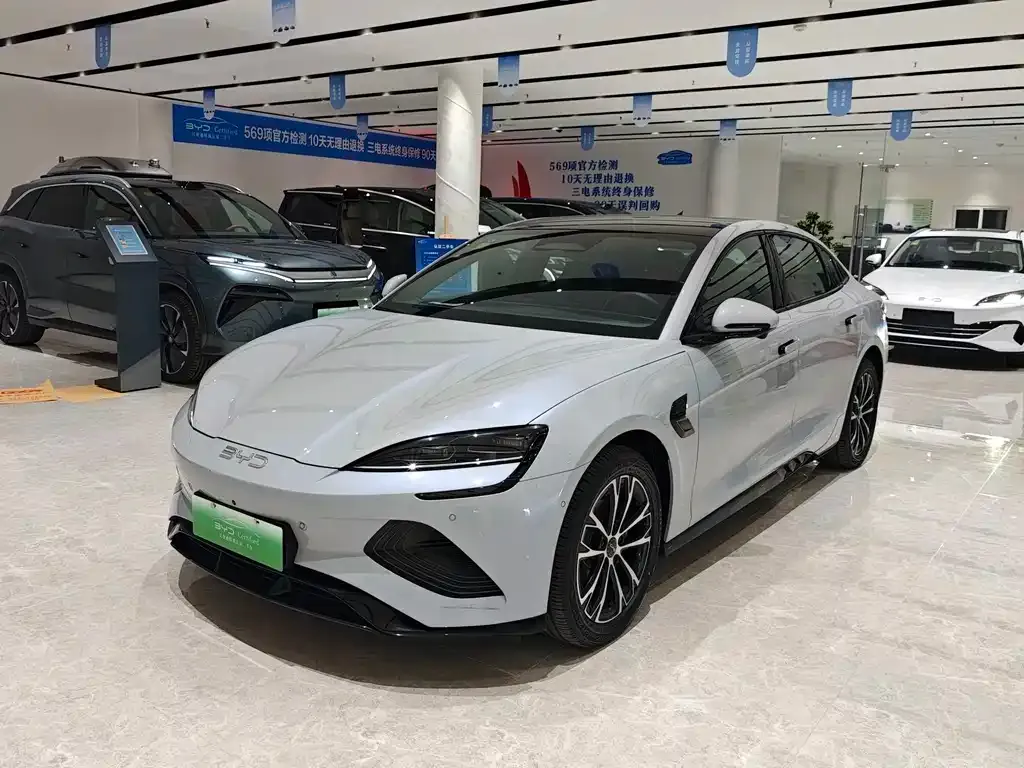 BYD Seal — фото 1
