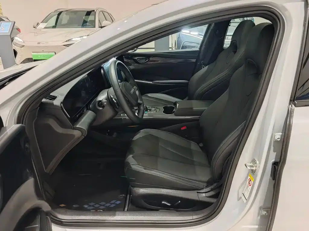 BYD Seal — фото 8