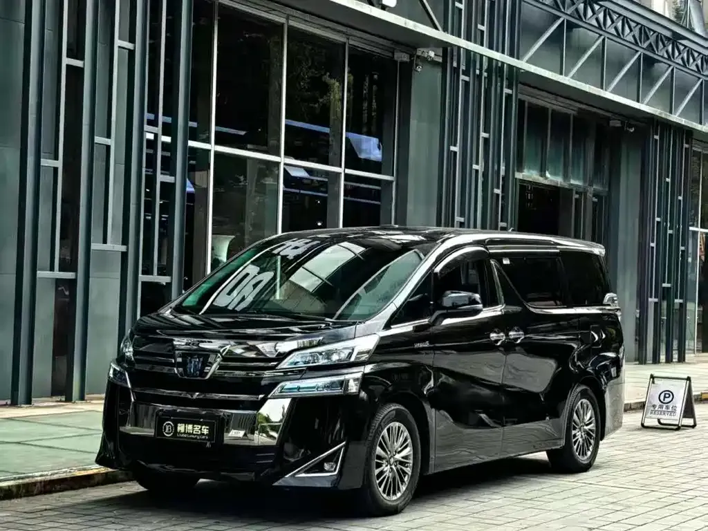 Toyota Vellfire — фото 1