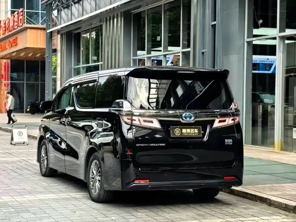 Toyota Vellfire — фото 3