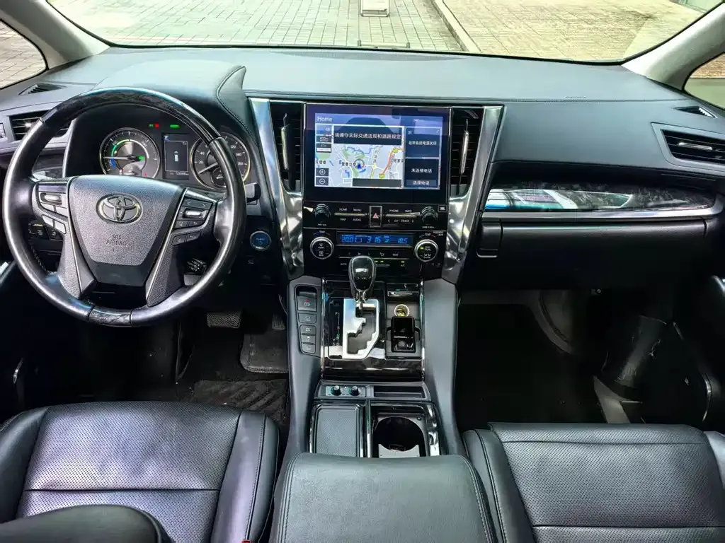 Toyota Vellfire — фото 4