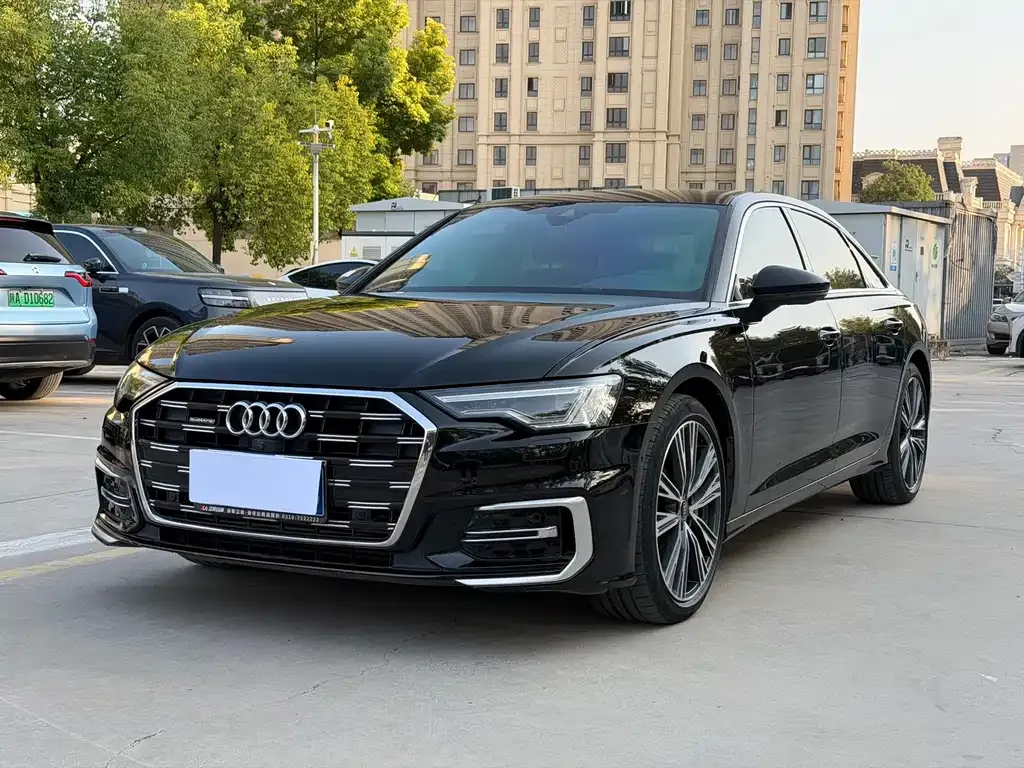 Audi A6L — фото 1
