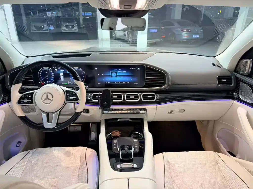 Mercedes-Benz GLS — фото 8