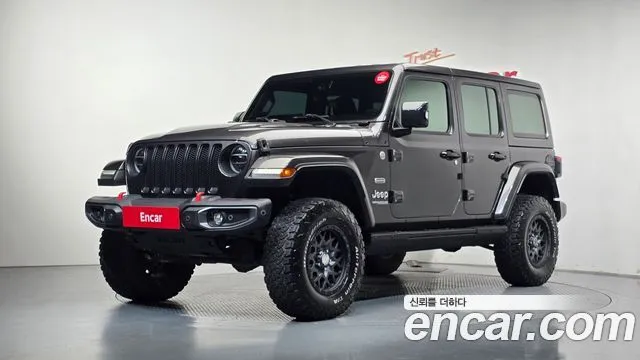 Jeep Wrangler — фото 1