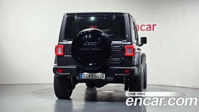 Jeep Wrangler — фото 4