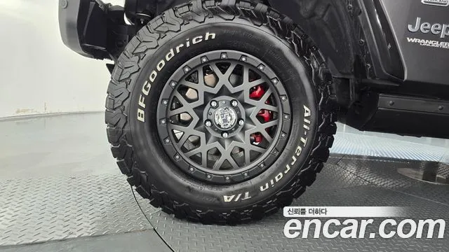 Jeep Wrangler — фото 9