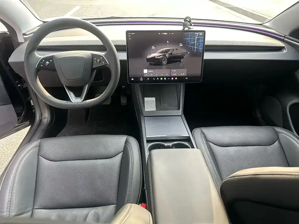 Tesla Model 3 — фото 4