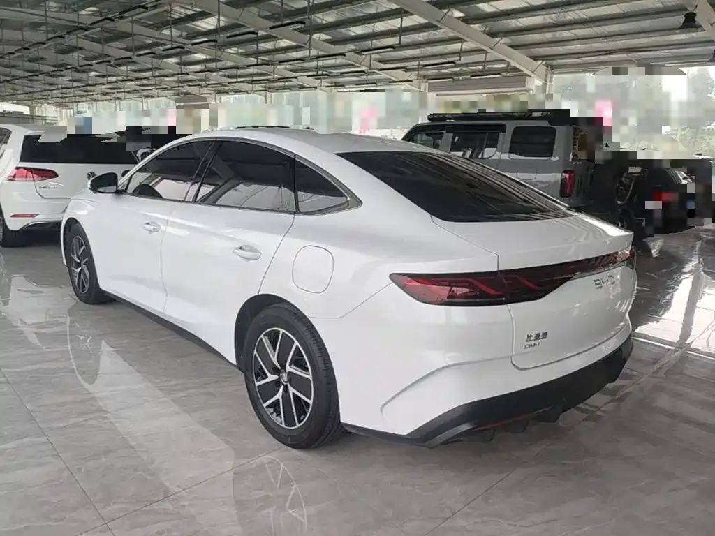 BYD Qin L — фото 9