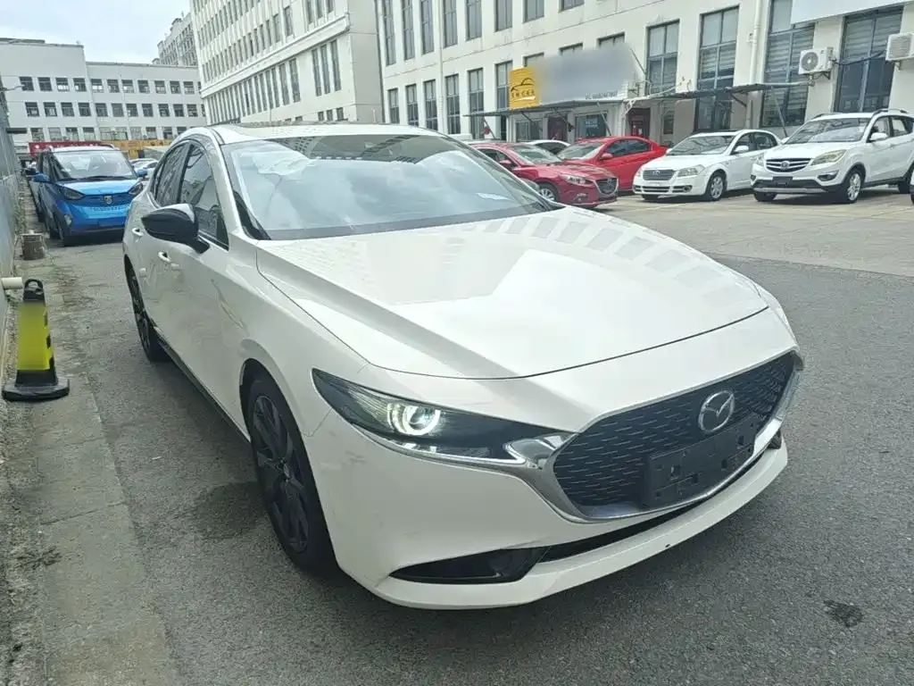 Mazda 3 Axela — фото 10