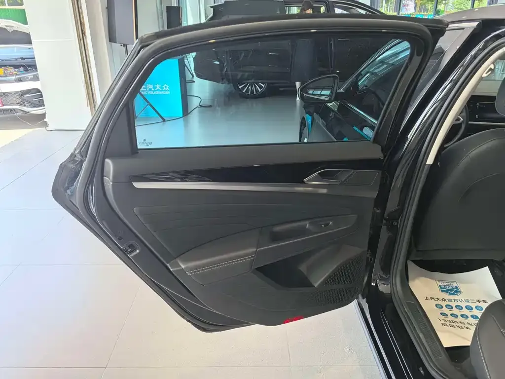 Volkswagen Passat — фото 10