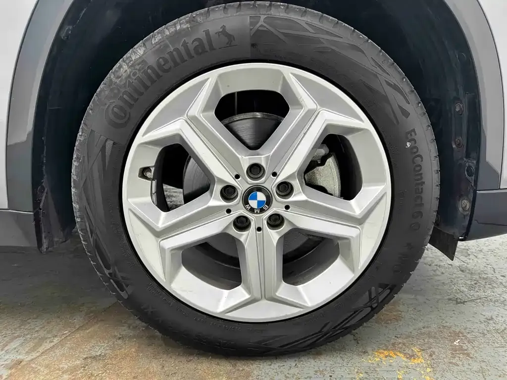 BMW X1 — фото 9