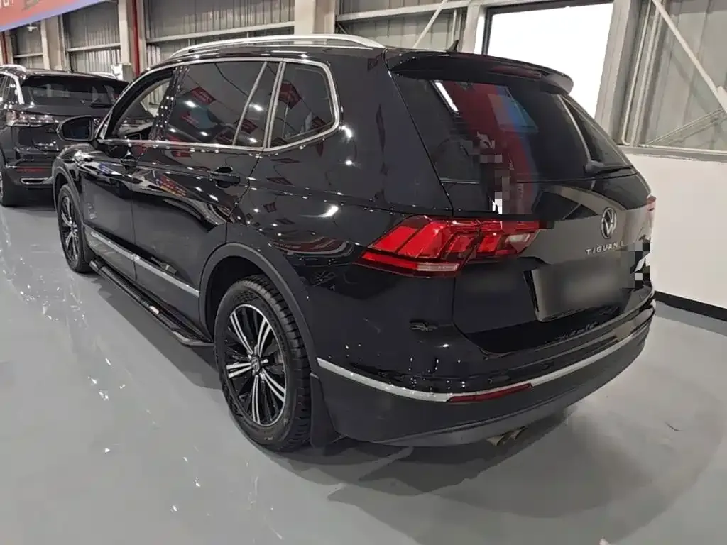 Volkswagen Tiguan L — фото 2