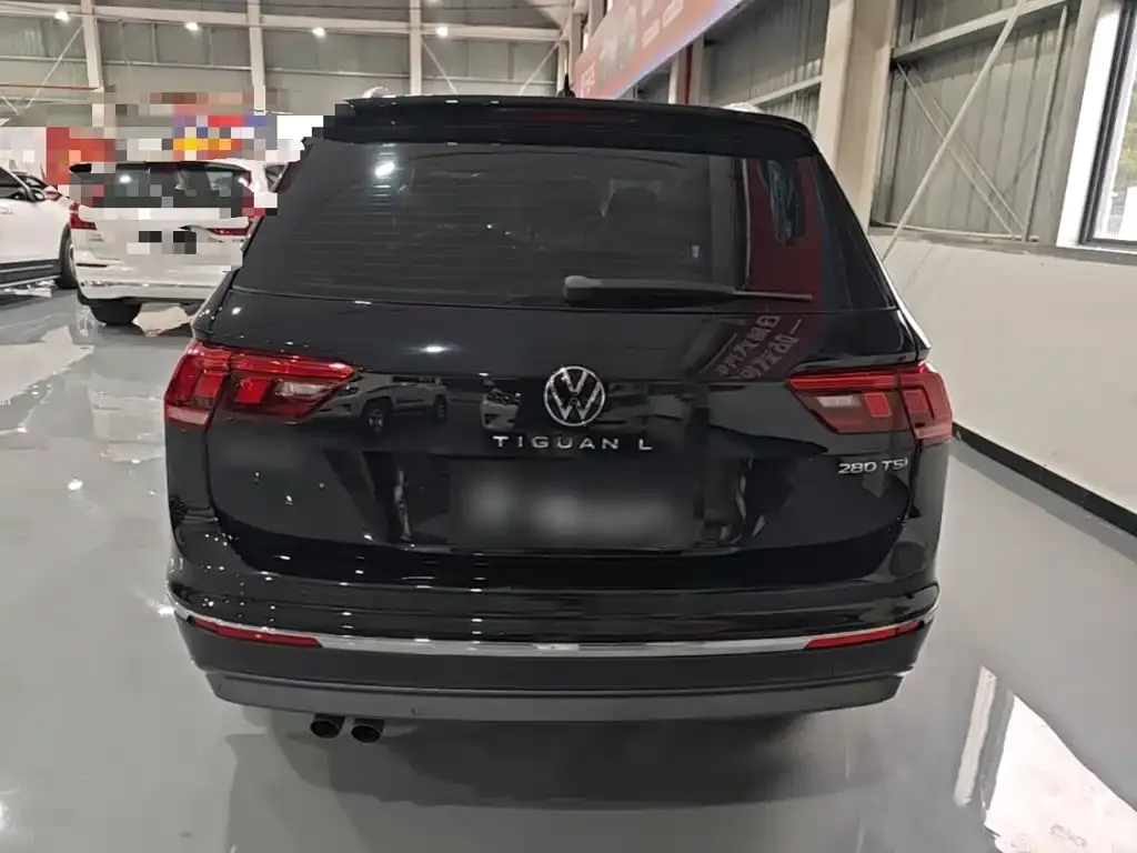 Volkswagen Tiguan L — фото 9