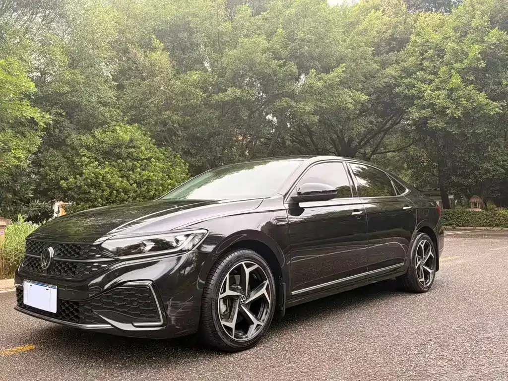 Volkswagen Passat — фото 8