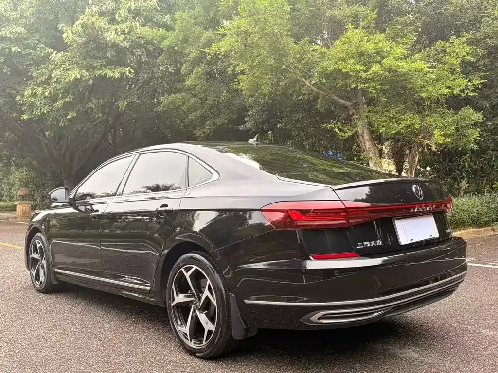 Volkswagen Passat — фото 7