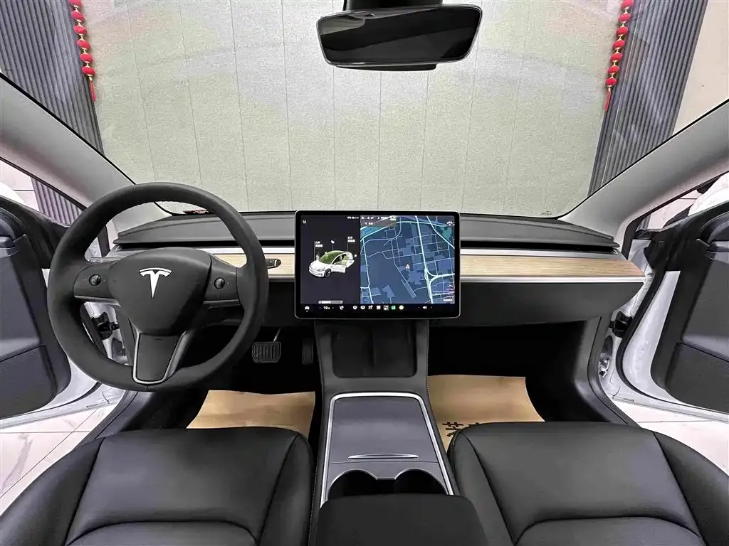 Tesla Model 3 — фото 5