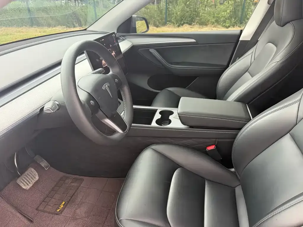 Tesla Model Y — фото 3