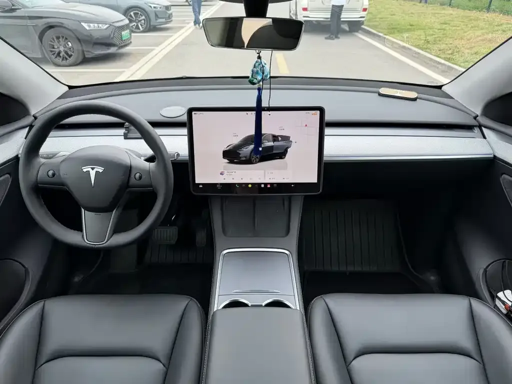 Tesla Model Y — фото 4