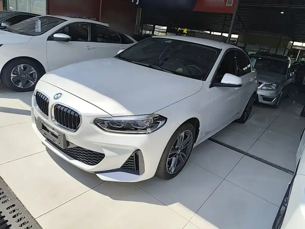 BMW 1 Series — фото 1