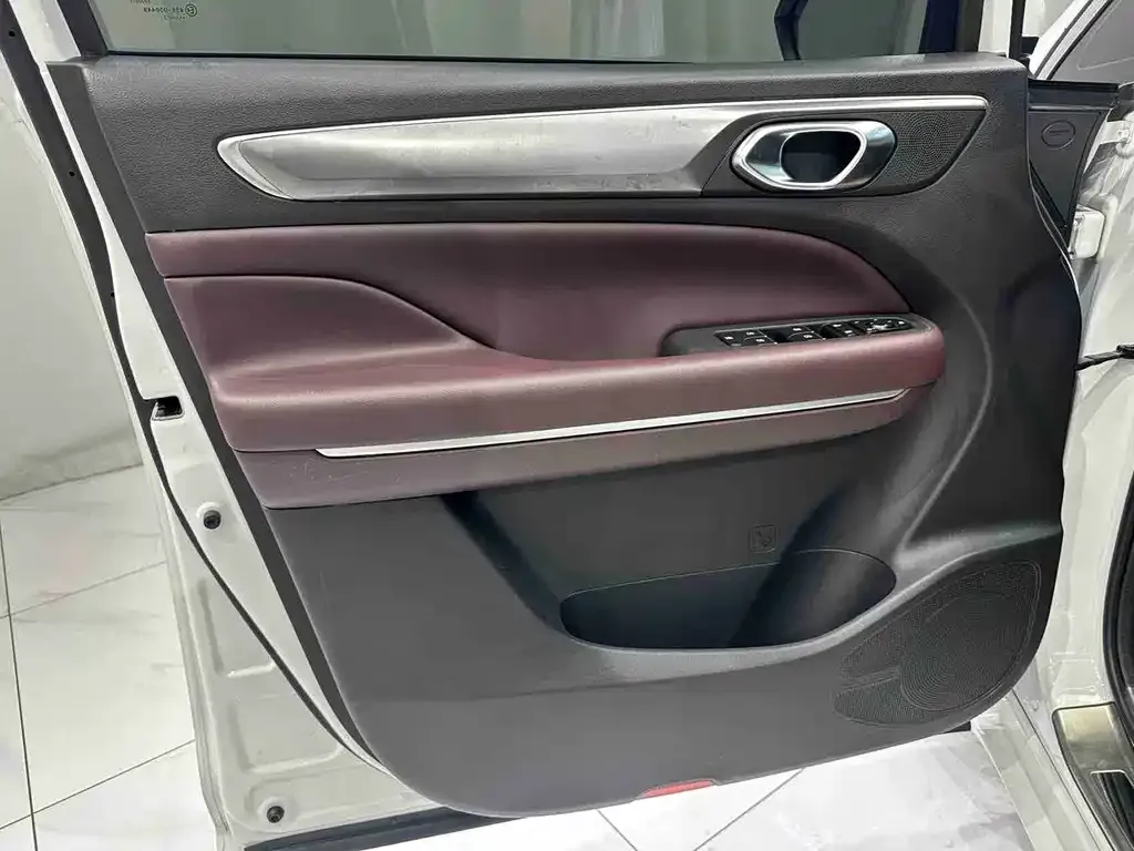 GAC Motor Trumpchi M6 — фото 2