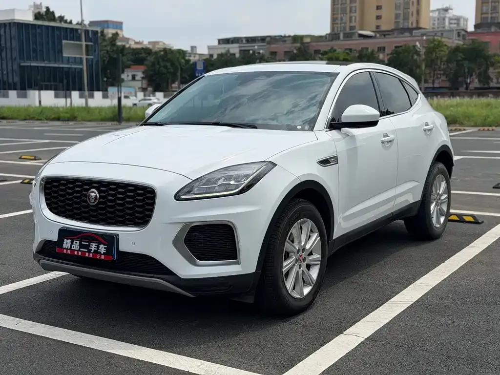 Jaguar E-PACE — фото 1