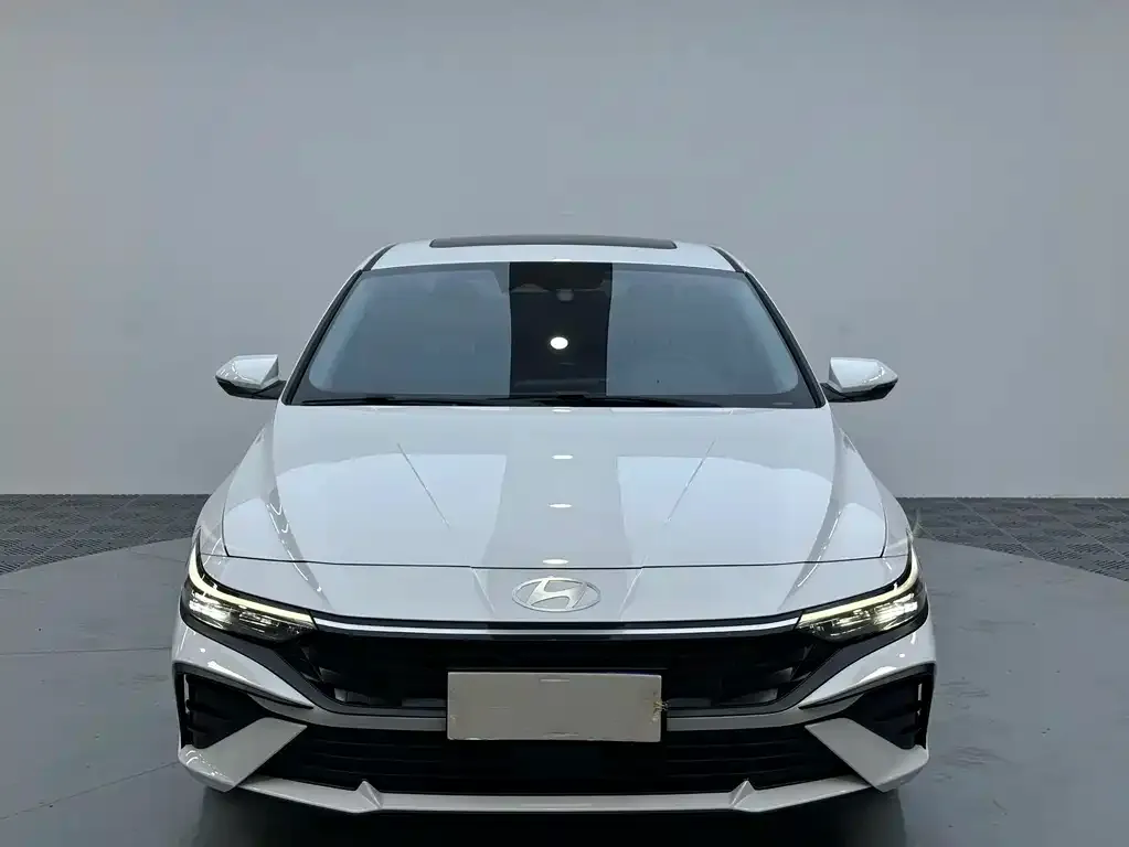 Hyundai Elantra — фото 6