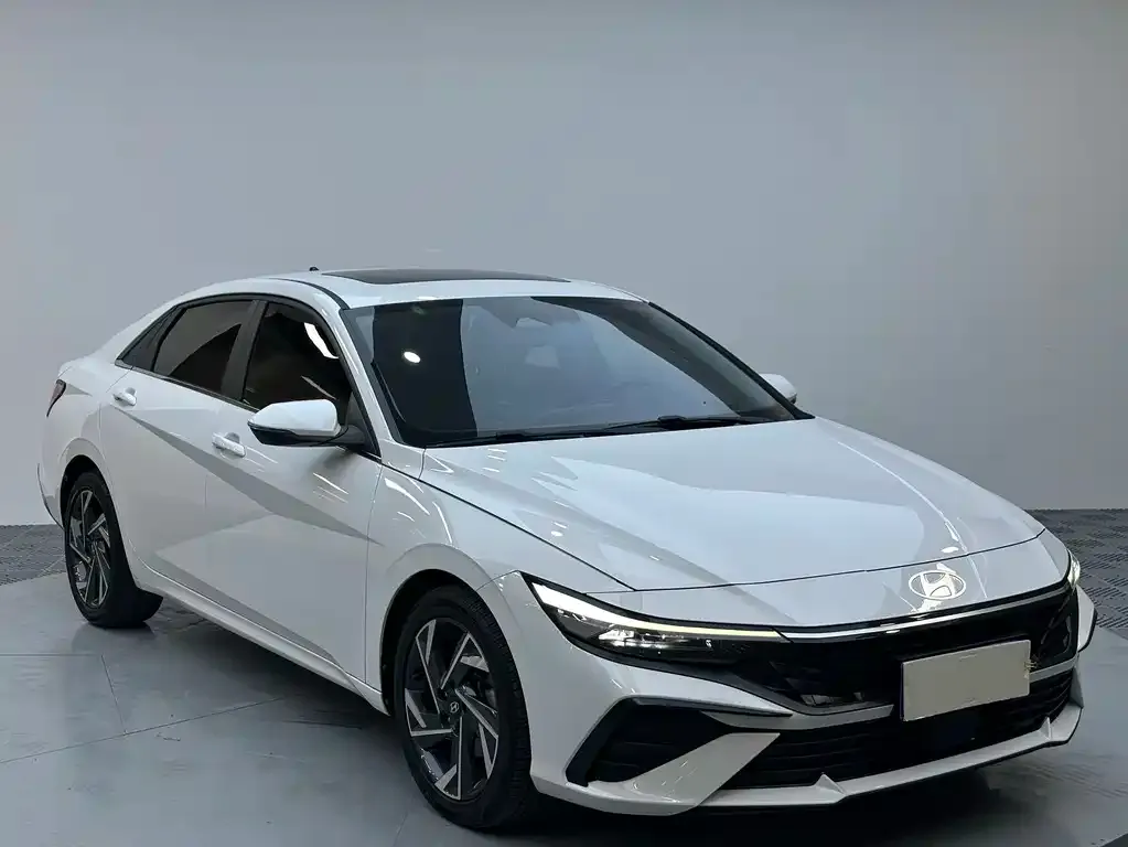 Hyundai Elantra — фото 7
