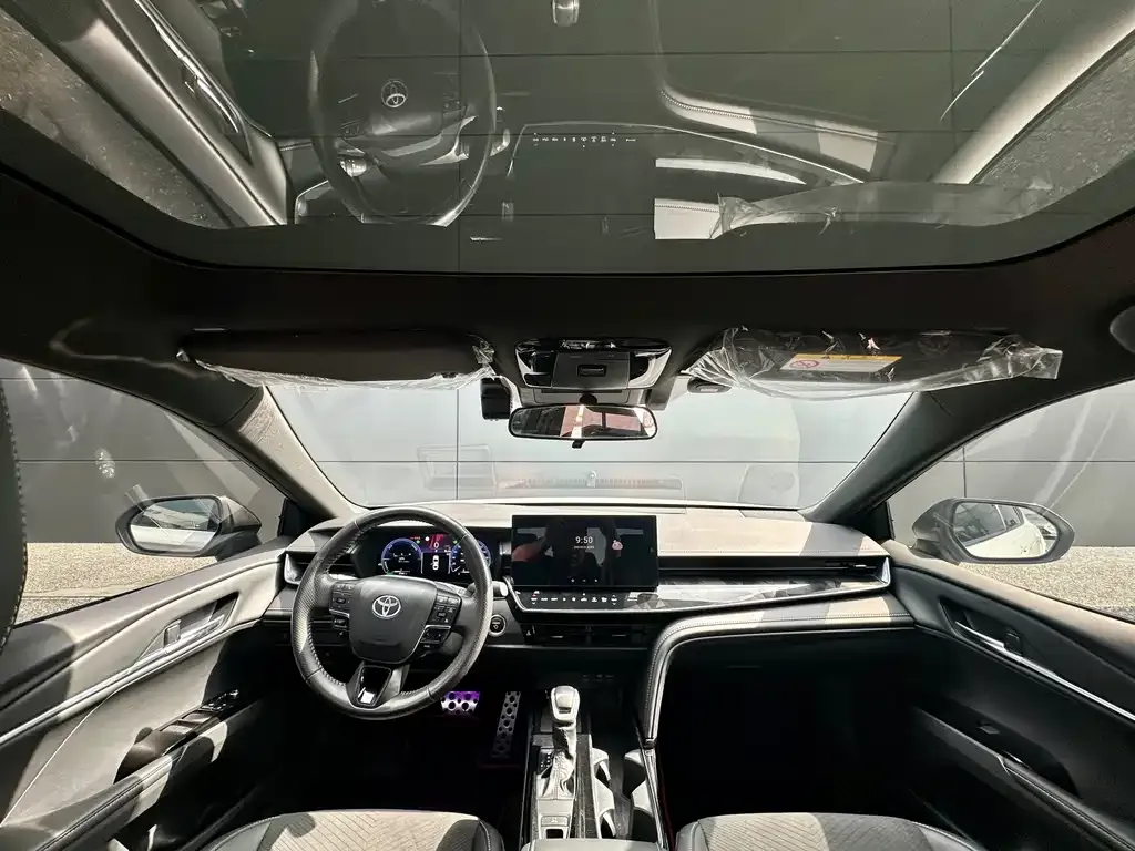 Toyota Camry — фото 5