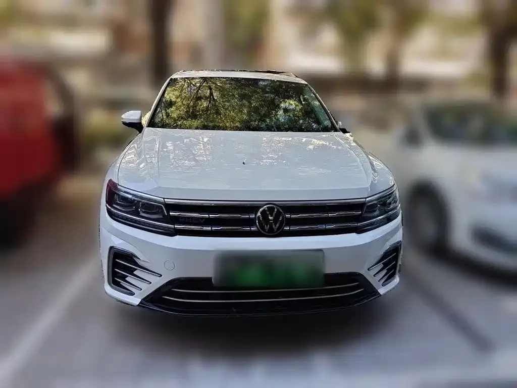 Volkswagen Tiguan L PHEV — фото 10