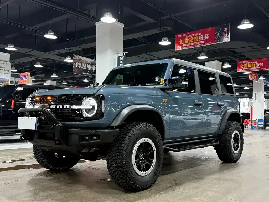 Ford Bronco — фото 1