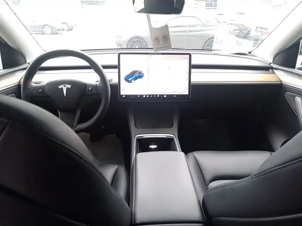 Tesla Model Y — фото 2