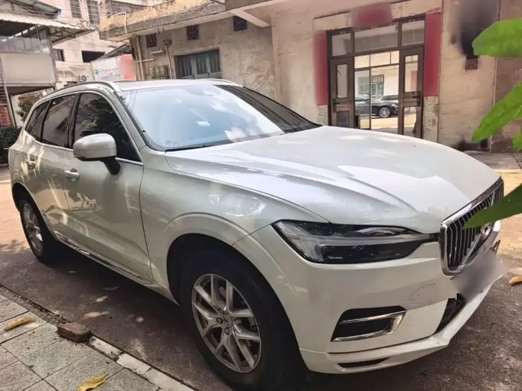 Volvo XC60 — фото 9