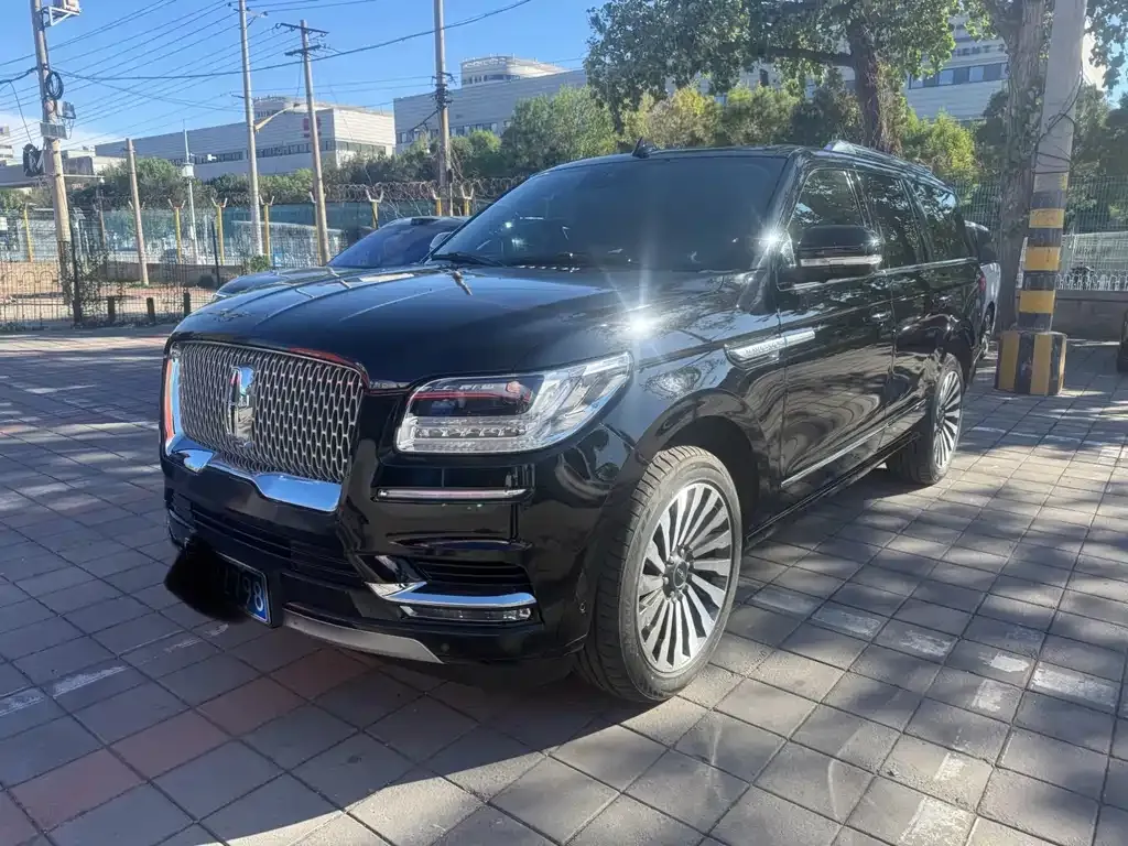 Lincoln Navigator — фото 1